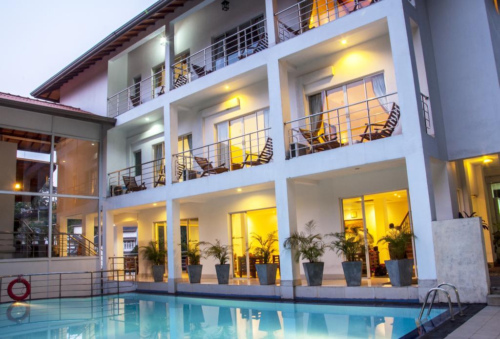 Senani Hotel Kandy Exterior foto